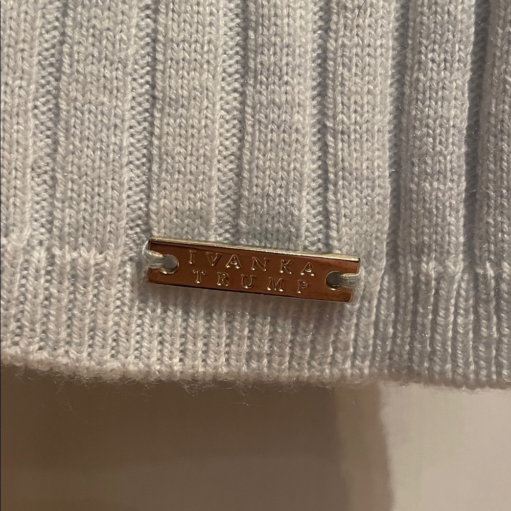 Ivanka Trump Light Gray Ribbed Sweater - Picture 7 of 7